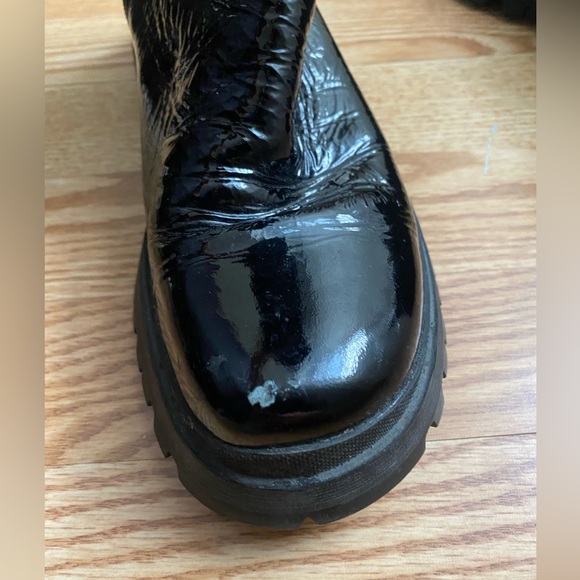 Patent leather Prada boot. - Picture 7 of 9